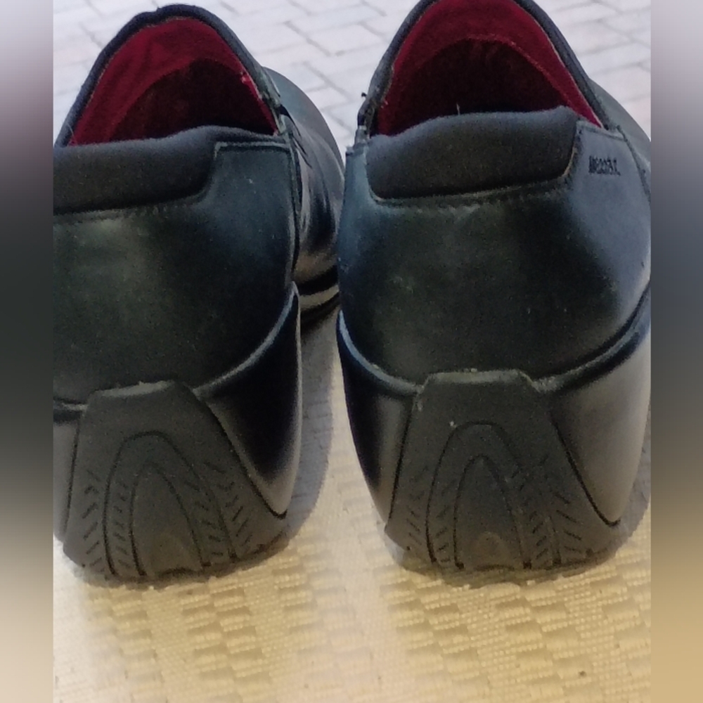 Merrell Black Leather Women's Mules.Size 9 New Condition - Picture 4 of 9